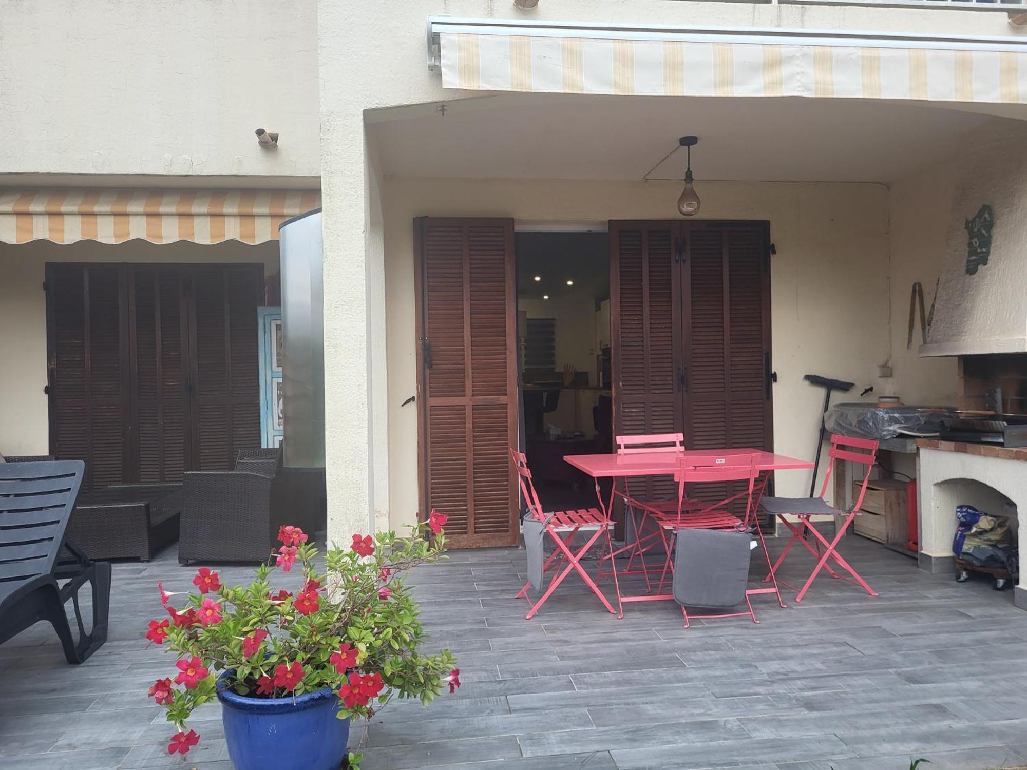 Agay Le Pti Bonheur 60M2 Rez De Jardin, En Bord De Mer Saint-Raphael  Exterior photo